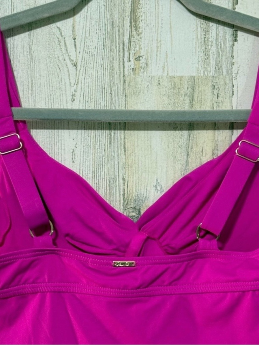 Anne Cole Women's Twist-Front Tank Top in Fuchsia 36B/34C - Picture 6 of 10